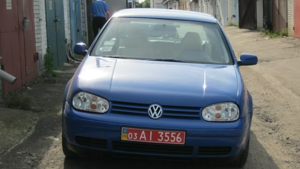 Volkswagen Golf GTI 1.8 Turbo 2