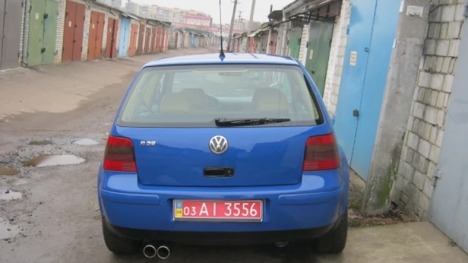 Volkswagen Golf GTI 1.8 Turbo 4