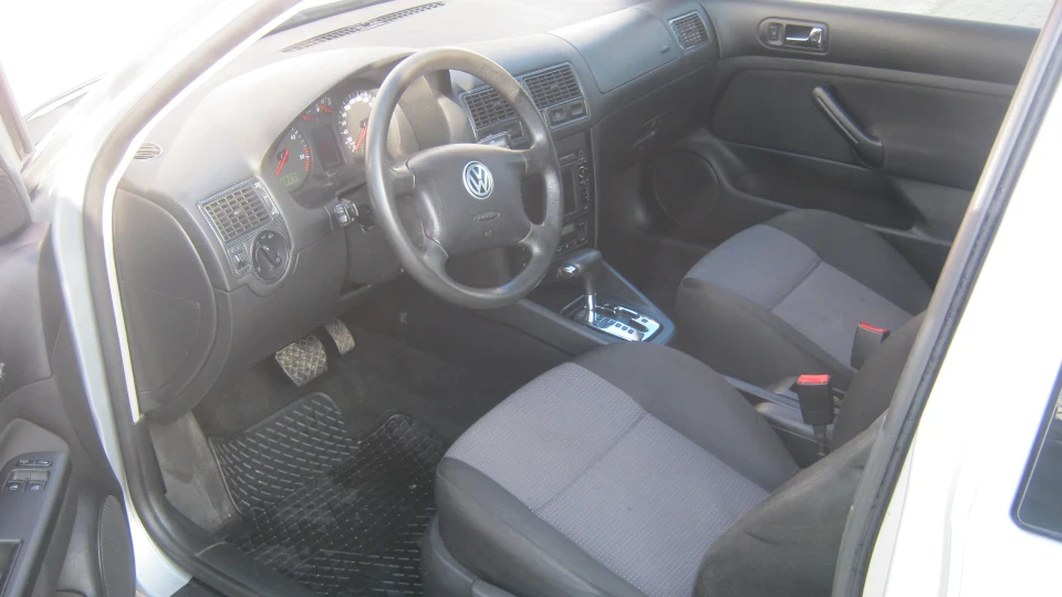Volkswagen Golf GTI 1.9 turbo 4