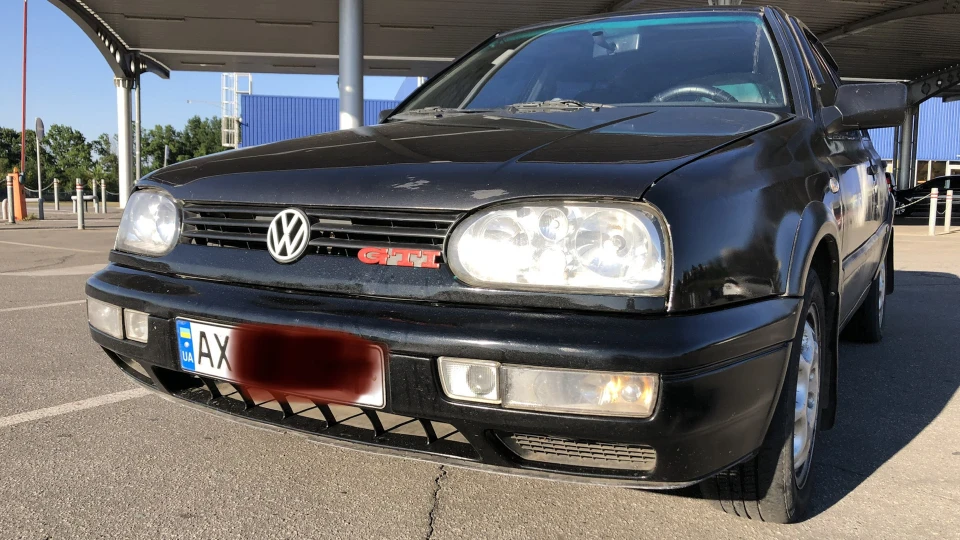 Volkswagen Golf GTI 2.0 2E Black Lightning 2