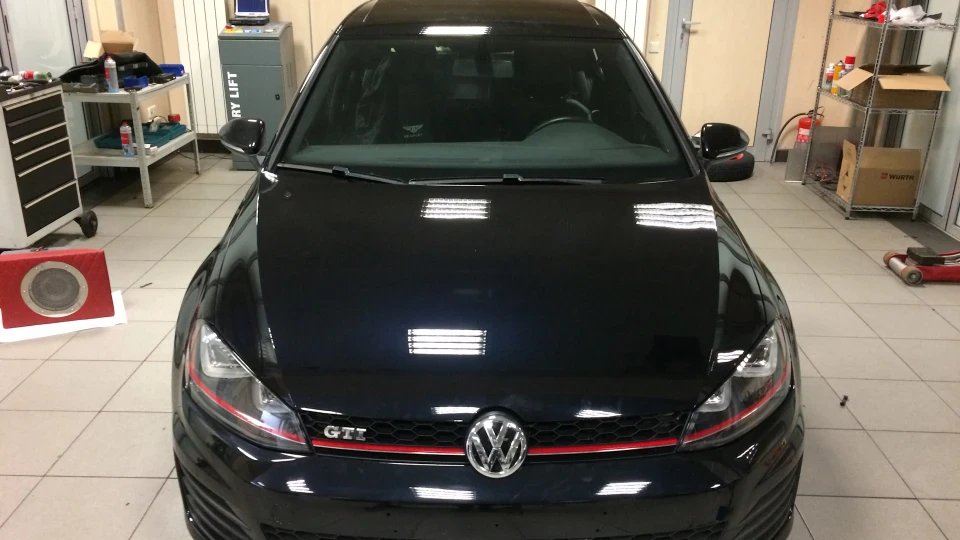Volkswagen Golf GTI 2.0 TSI 220hp 5