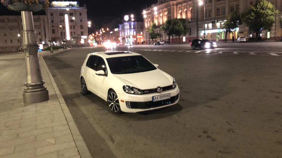 Volkswagen Golf GTI 2.0 turbo. Stage2 Revo. 3