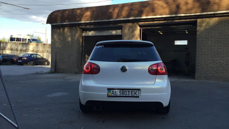 Volkswagen Golf GTI 2.0 turbo 2