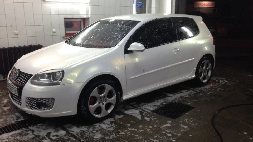 Volkswagen Golf GTI 2.0 turbo 3