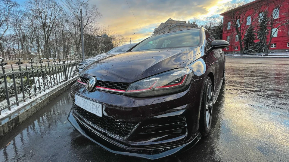 Volkswagen Golf GTI Akrapovic 2