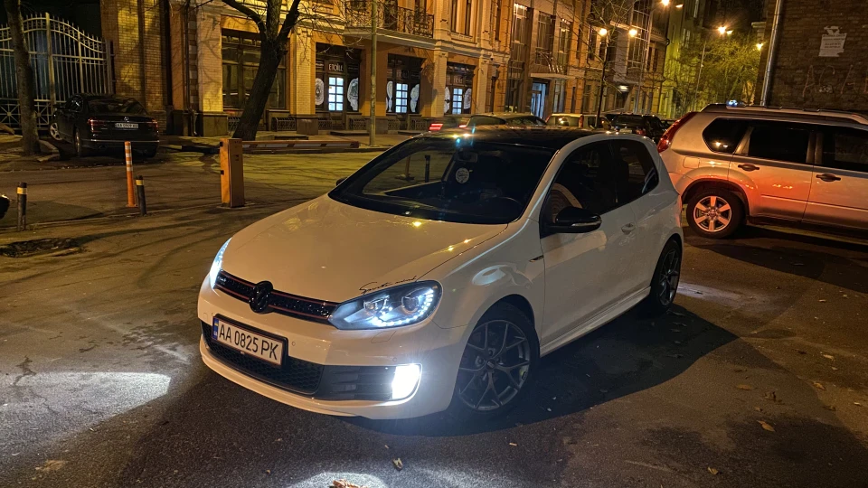 Volkswagen Golf GTI Akrapovic 2