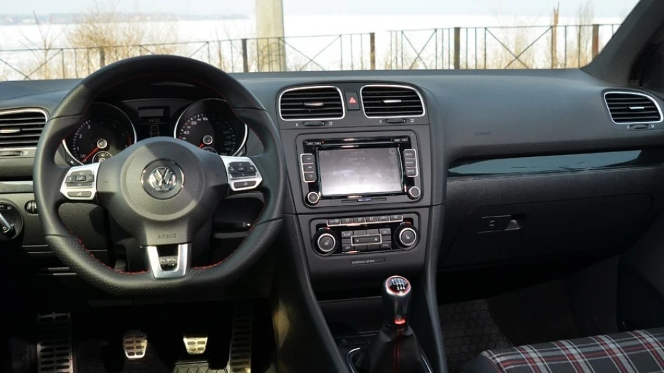 Volkswagen Golf GTI Angry Bird 2