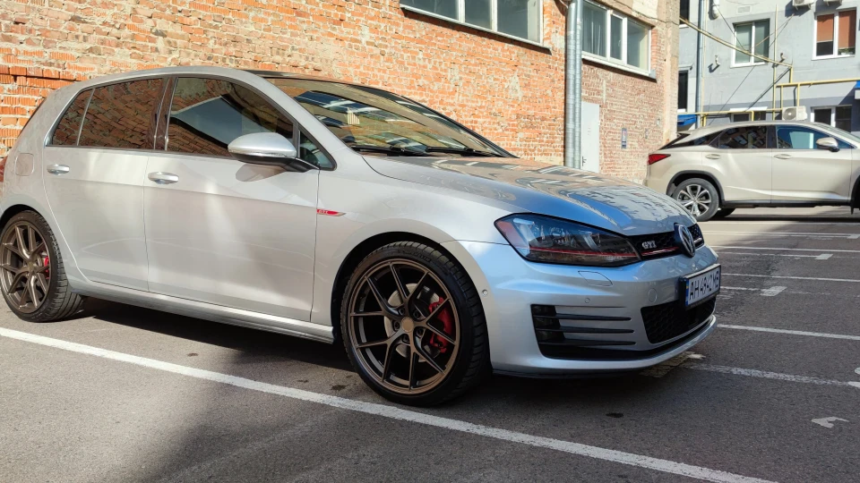 Volkswagen Golf GTI autobahn 2