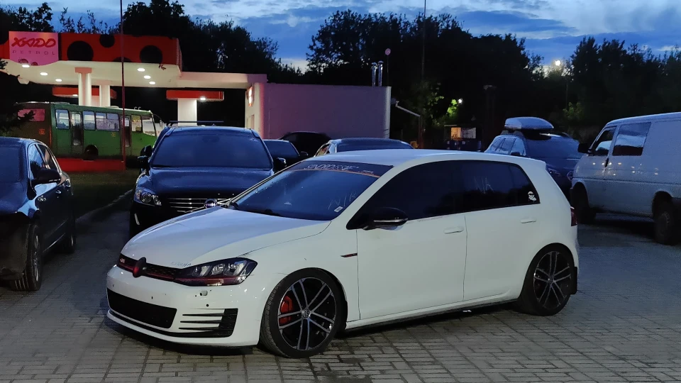Volkswagen Golf GTI Білий кролик