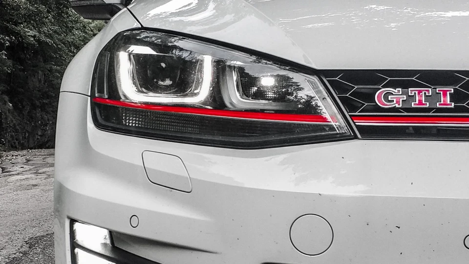 Volkswagen Golf GTI Білий кролик 3