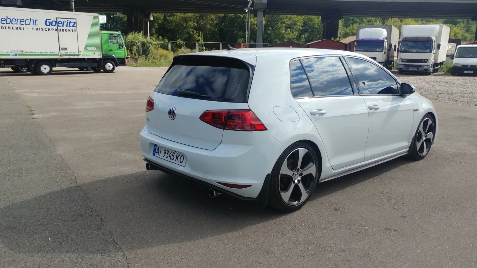 Volkswagen Golf GTI Білий 2