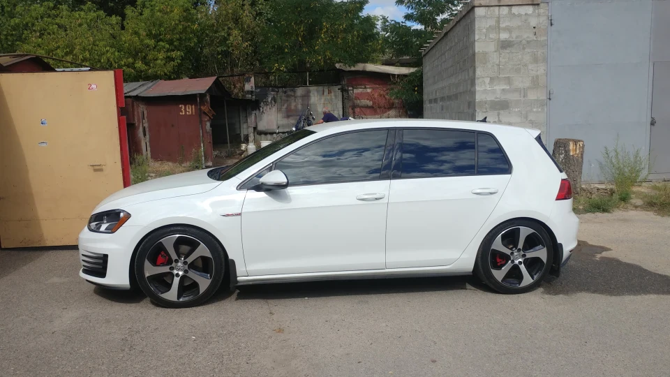 Volkswagen Golf GTI Білий 4