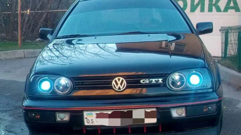 Volkswagen Golf GTI Black Chocolate 2