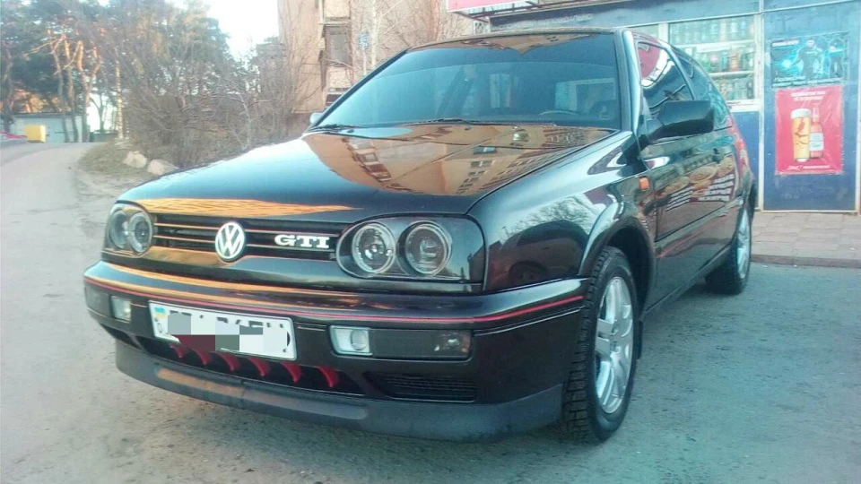 Volkswagen Golf GTI Black Chocolate 3