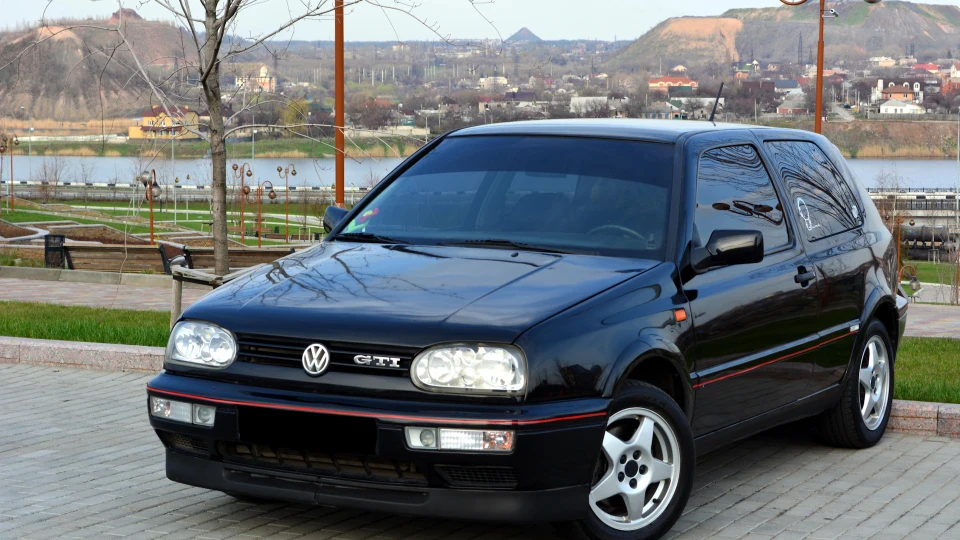 Volkswagen Golf GTI Black Chocolate 4