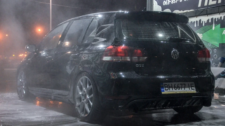 Volkswagen Golf GTI Black Hunter 4
