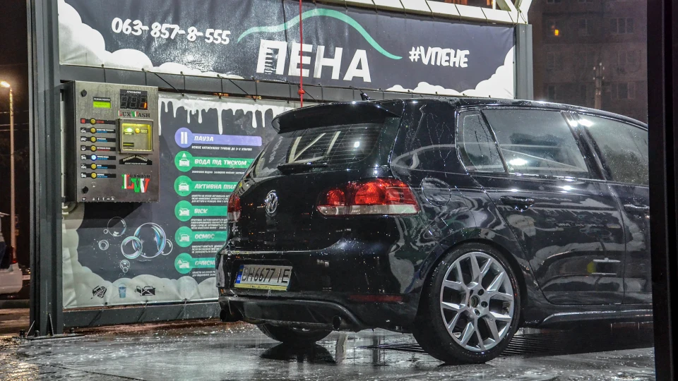 Volkswagen Golf GTI Black Hunter 5