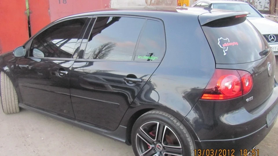 Volkswagen Golf GTI чорний EDITION 30 3