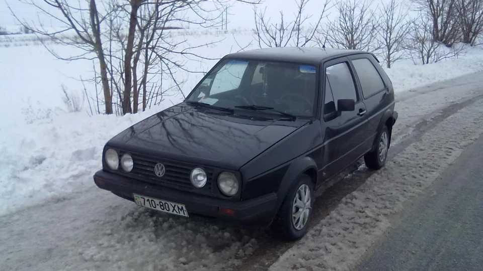 Volkswagen Golf GTI чорна кірка 2
