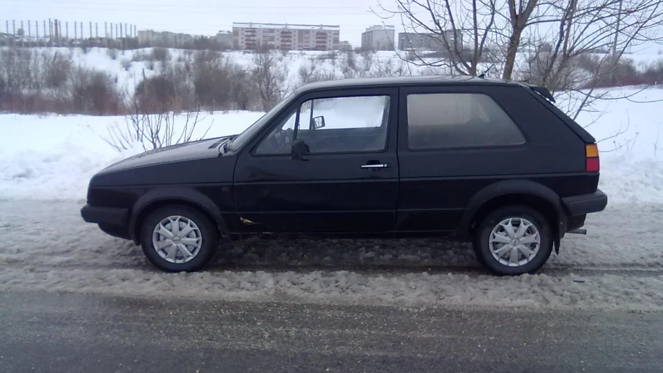 Volkswagen Golf GTI чорна кірка 3