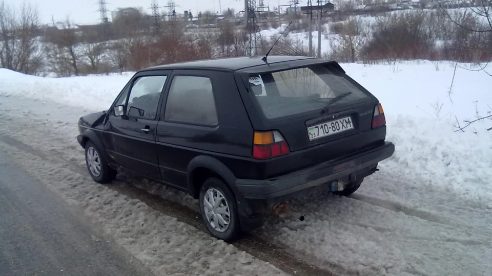 Volkswagen Golf GTI чорна кірка 4