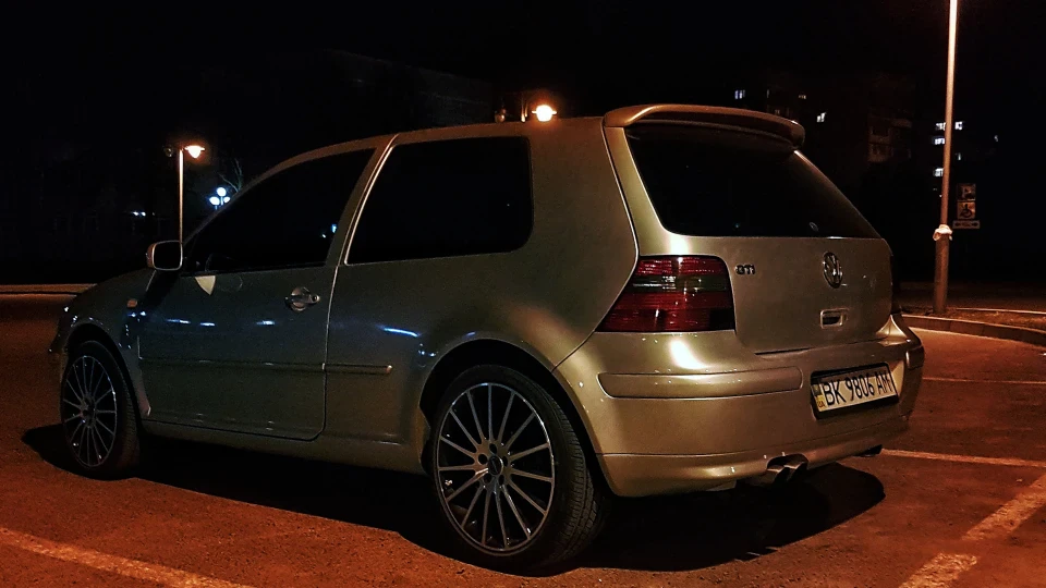 Volkswagen Golf GTI DAILY 2