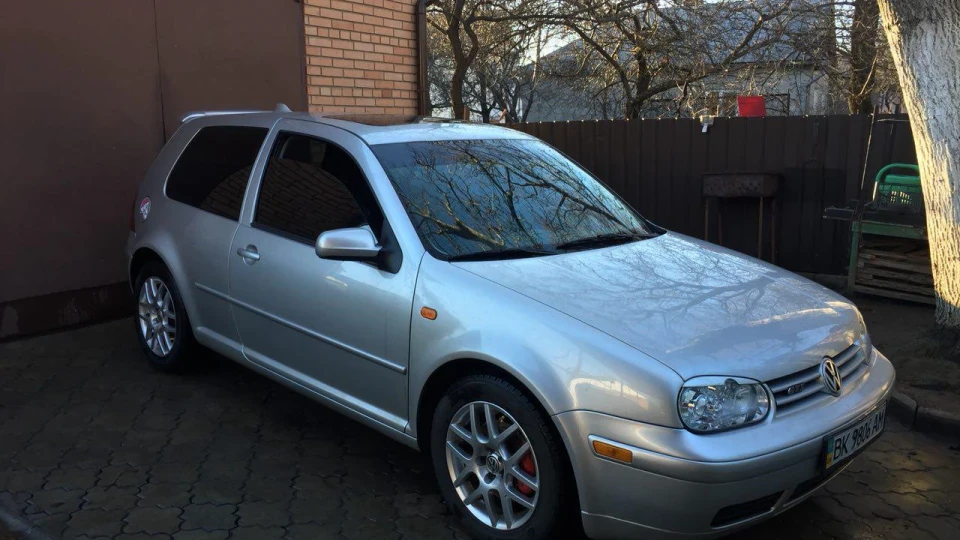 Volkswagen Golf GTI DAILY 4