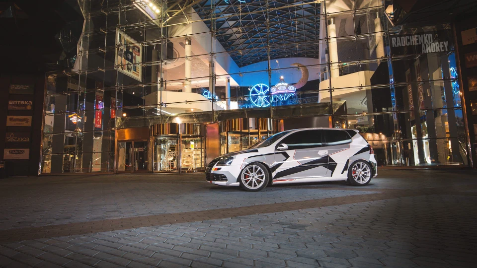 Volkswagen Golf GTI F.ONE 4