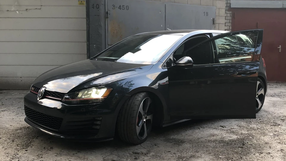 Volkswagen Golf GTI Greyson 4