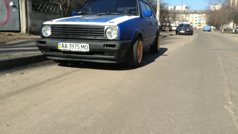 Volkswagen Golf GTI маленький спалах 2