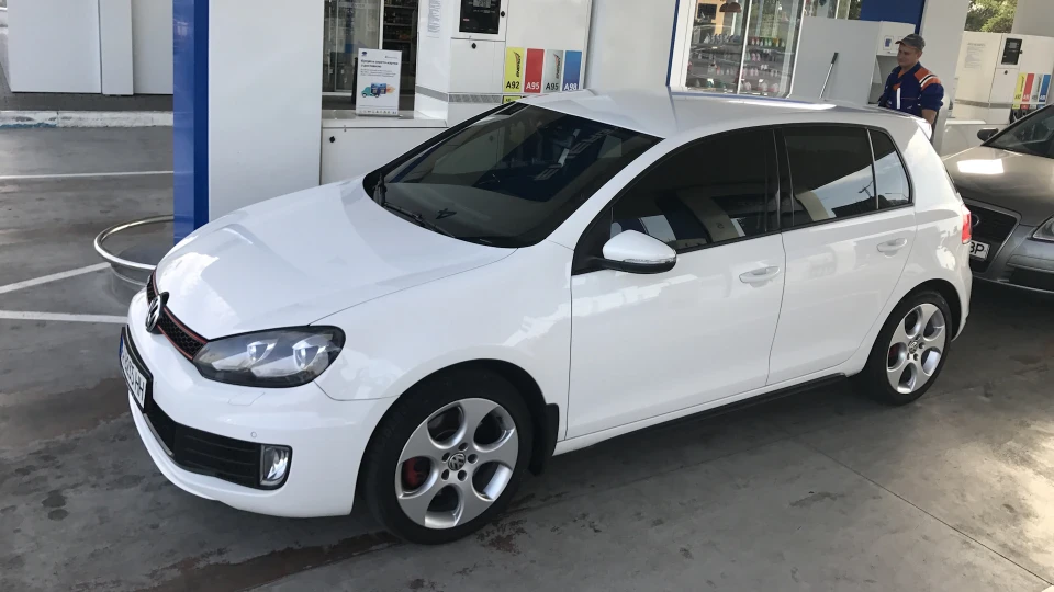 Volkswagen Golf GTI Martini Bianco 5