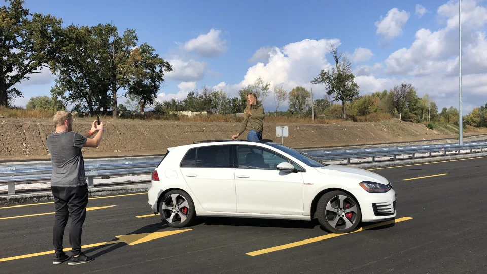 Volkswagen Golf GTI Milk 3