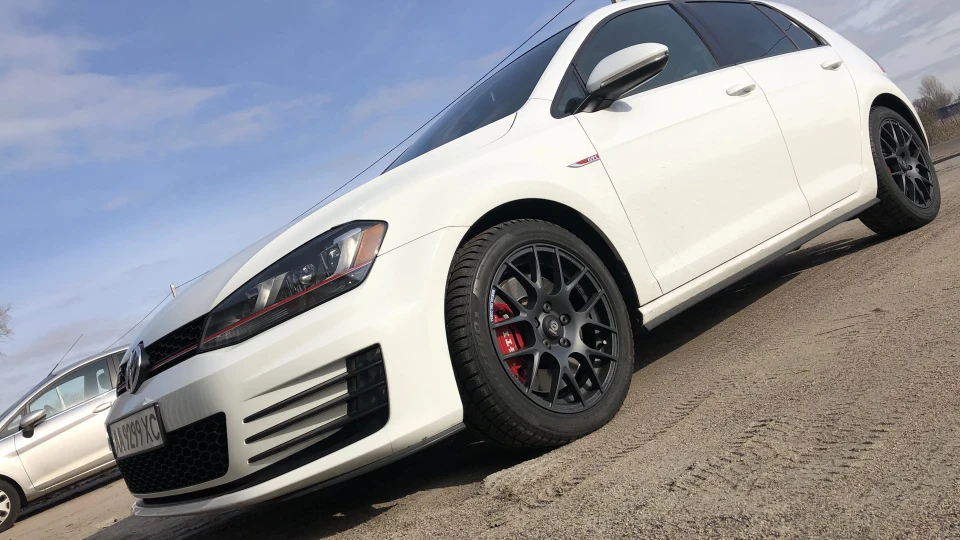 Volkswagen Golf GTI Milk 4