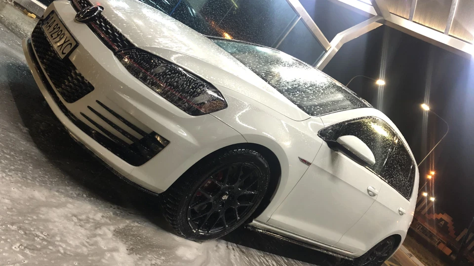 Volkswagen Golf GTI Milk 5