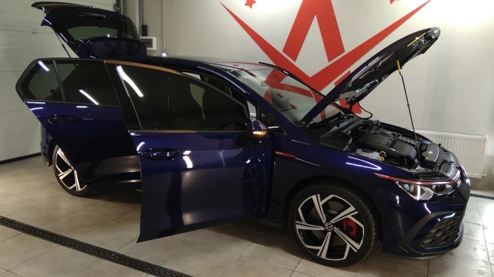 Volkswagen Golf GTI Mk8 Atlantic Blue 4