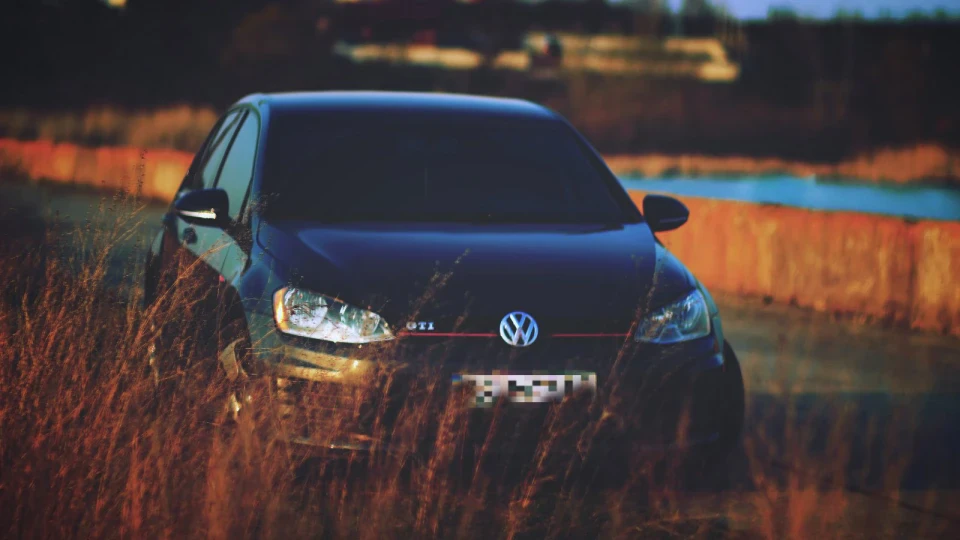 Volkswagen Golf GTI мокрий асфальт, як 99я 2