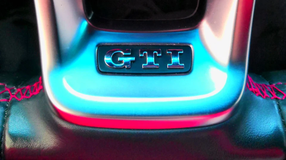 Volkswagen Golf GTI мокрий асфальт, як 99я 5