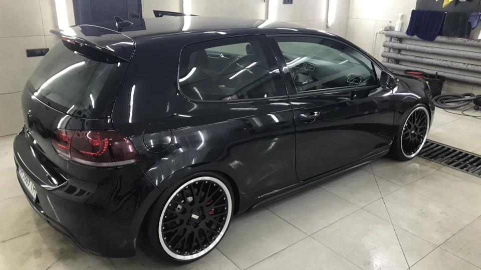 Volkswagen Golf GTI #nothing_extra