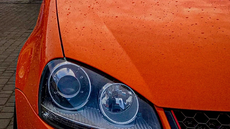Volkswagen Golf GTI Orang 3