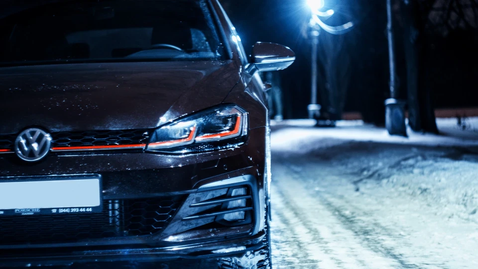 Volkswagen Golf GTI Performance Black Rubin 3