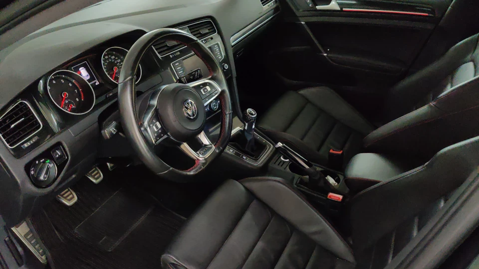 Volkswagen Golf GTI Performance Pack 4