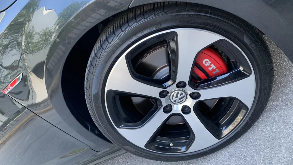 Volkswagen Golf GTI Performance Pack 3