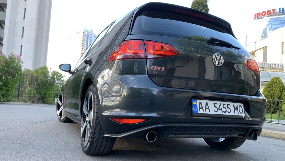 Volkswagen Golf GTI Performance Pack 4