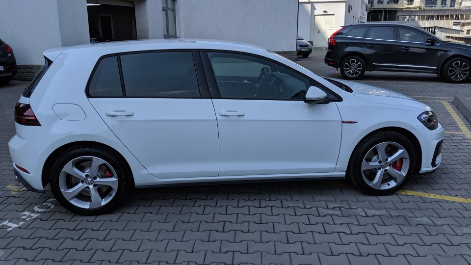 Volkswagen Golf GTI performance 2