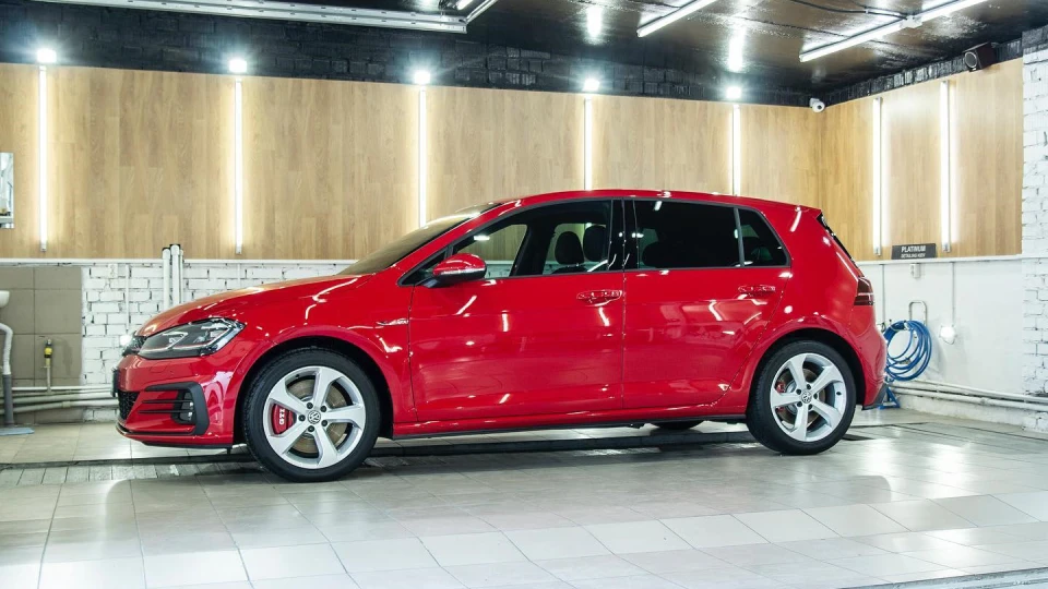 Volkswagen Golf GTI Performance 2