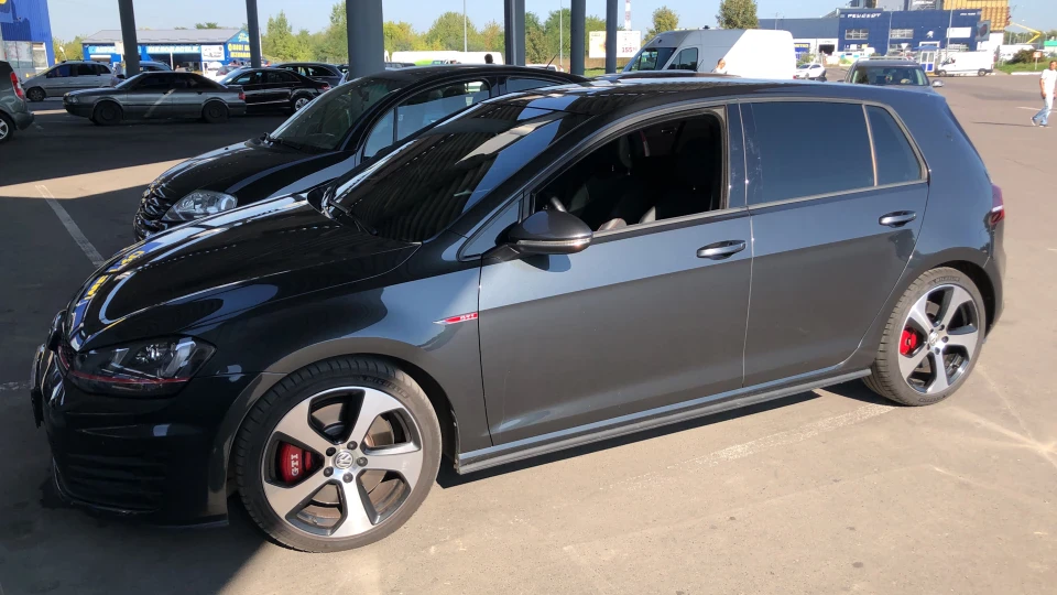 Volkswagen Golf GTI Performance 2