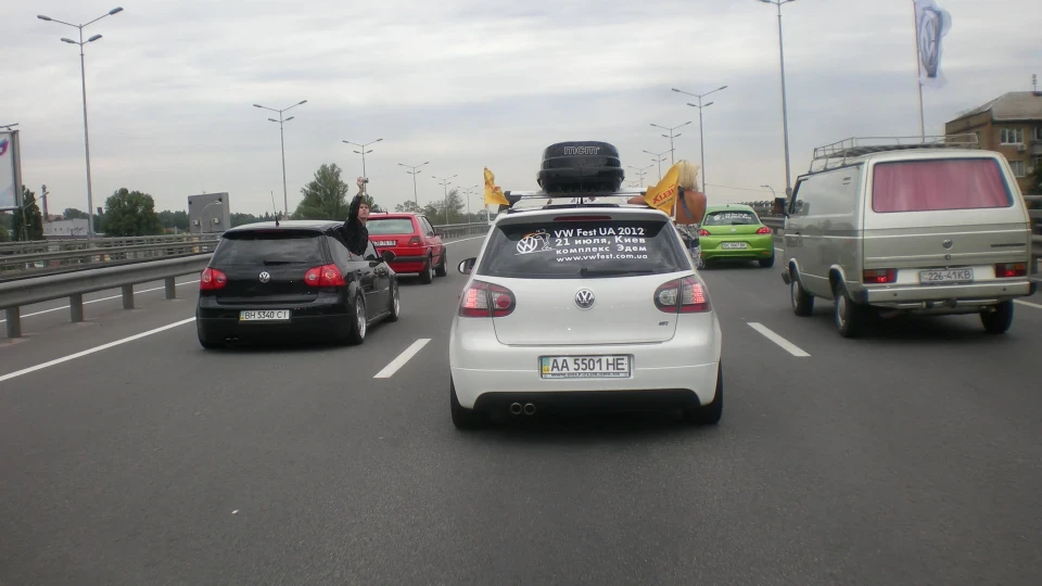 Volkswagen Golf GTI Майже Чорний 2