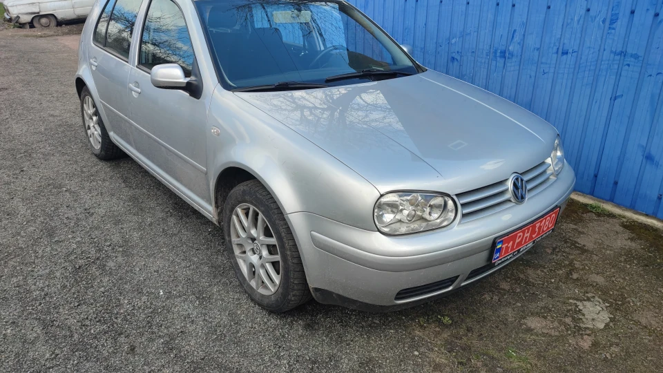 Volkswagen Golf GTI Сріблястий Сток 2