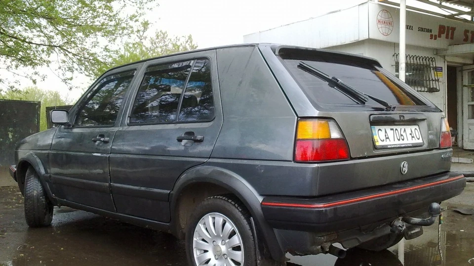 Volkswagen Golf GTI Сірий металік,1.8 GT 2