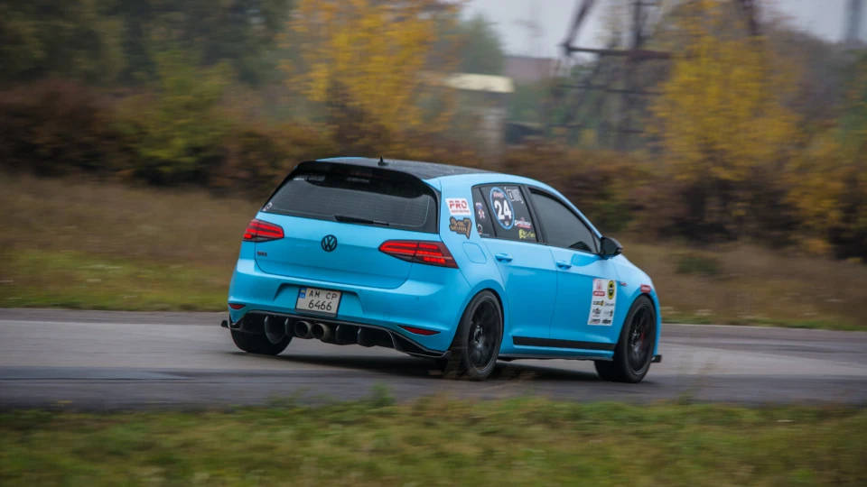 Volkswagen Golf GTI Smurf 3